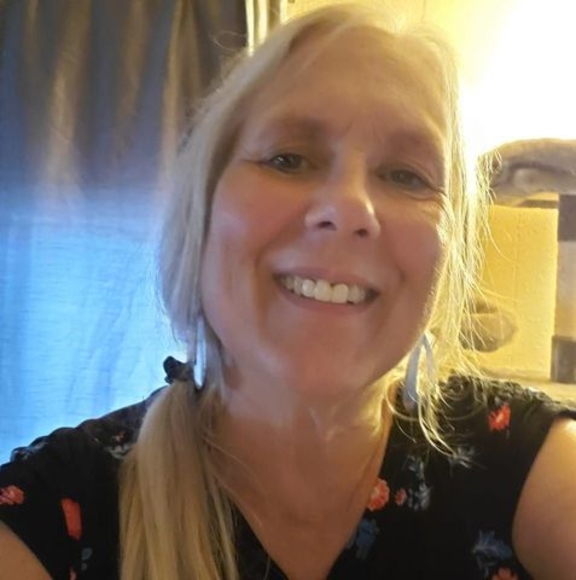 Meet your Posher, Debra - Picture 1 of 1